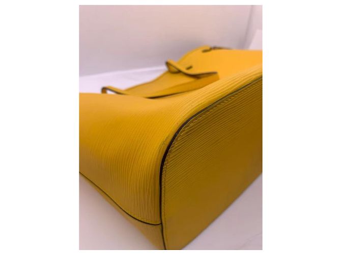 Borsa shopping Louis Vuitton Neverfull Epi in pelle gialla Giallo - vista 7