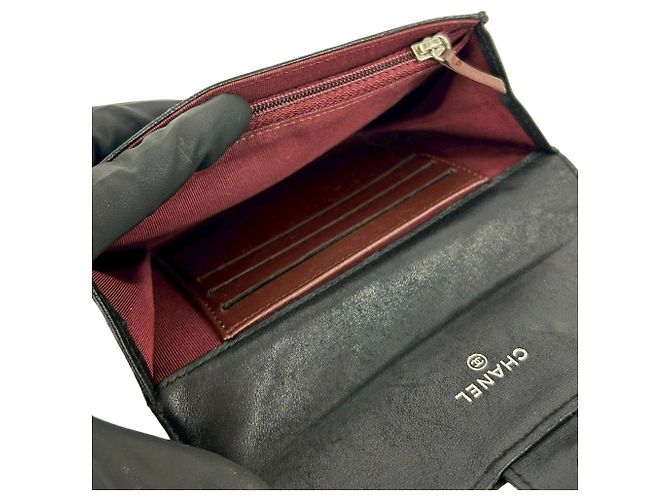 Billetera bifold de cuero de cordero matelassé Coco Mark de Chanel Negro - vista 7