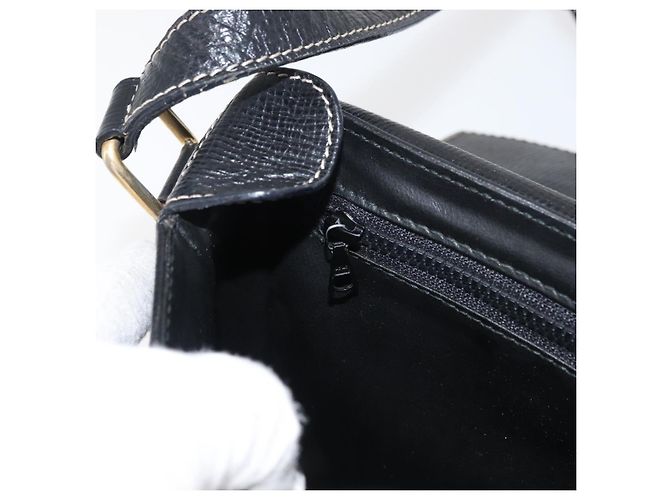 Céline Borsa a Spalla CELINE Circle in Pelle Nera e Oro Auth YKZ1232A Nero D'oro - vista 10