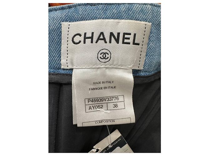 Chanel 2013 trägerloses Denim-Perlen-Gürtelkleid in Größe 38, gebraucht - Ansicht 10