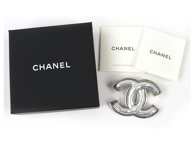 Timeless Spilla Chanel B25C Coco Mark CC Logo in Argento - vista 2