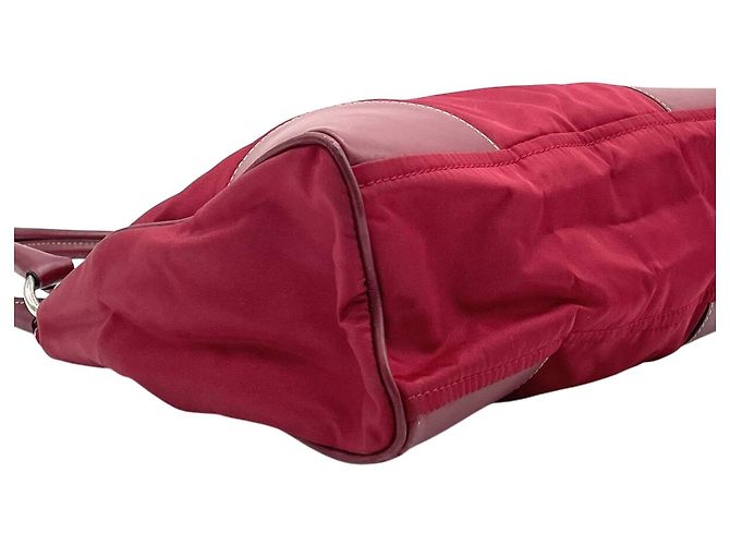 Borsa a spalla in nylon e pelle rossa Prada Rosso - vista 3