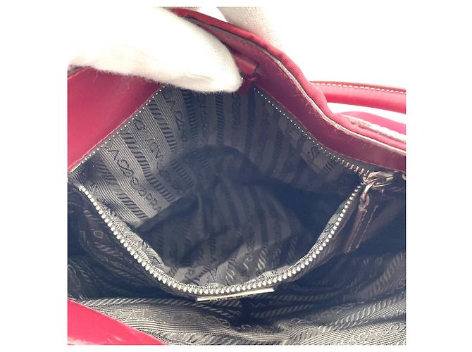 Borsa a spalla in nylon e pelle rossa Prada Rosso - vista 8