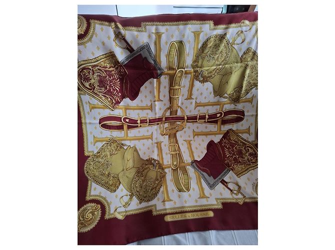 Foulard Hermès Selles in seta beige e bordeaux Bordò - vista 2