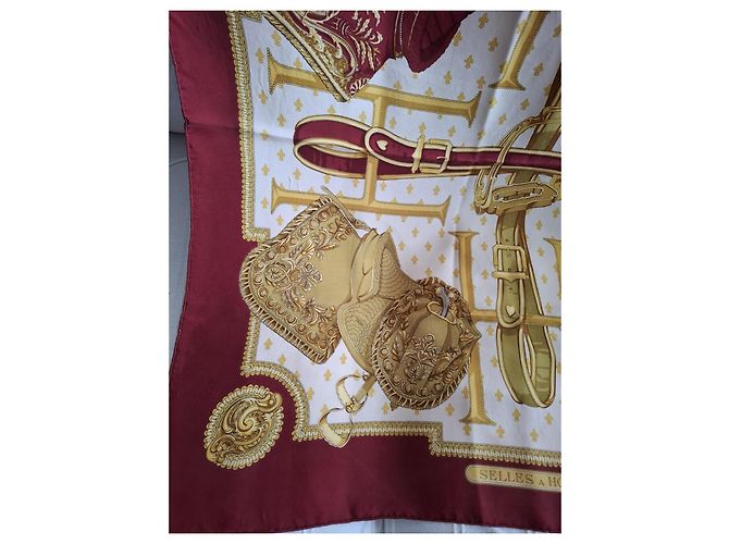 Foulard Hermès Selles in seta beige e bordeaux Bordò - vista 9