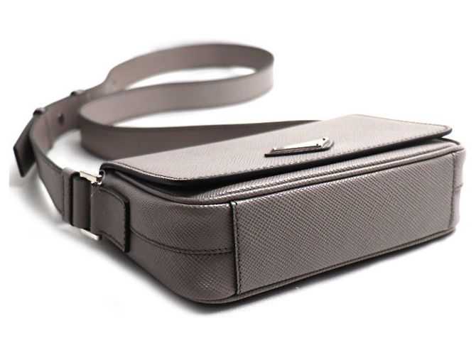 Prada Saffiano Triangle Logo Schultertasche Braun - Ansicht 3