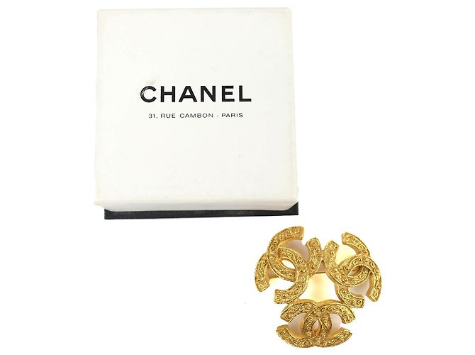 Spilla Triple Coco Mark Vintage Chanel 1994 D'oro - vista 2