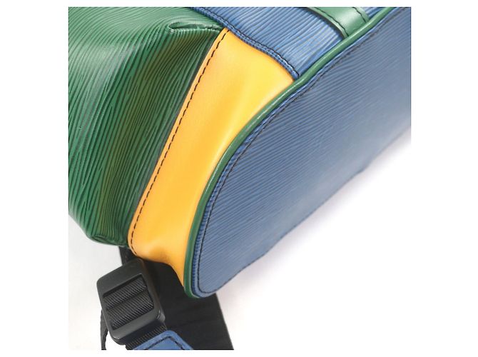 Sac à dos en cuir Epi Christopher PM M55565 de Louis Vuitton Multicolore - vue 8