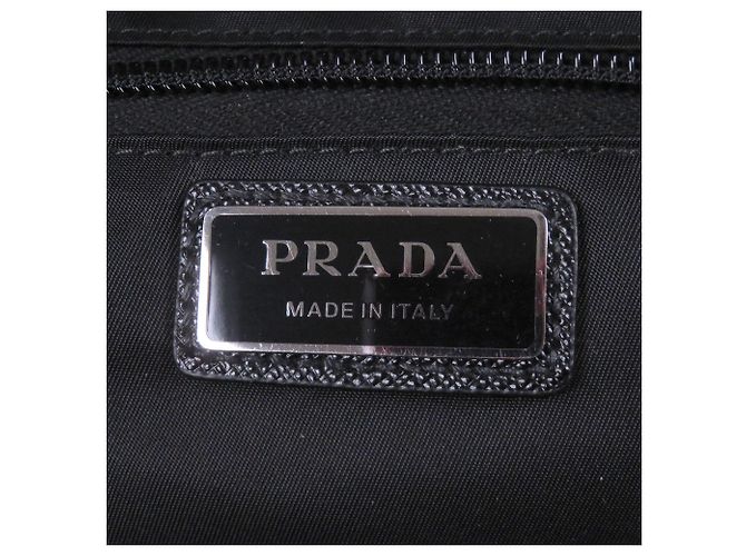 Sac à épaule Prada en polyamide recyclé noir avec plaque logo triangle - vue 10