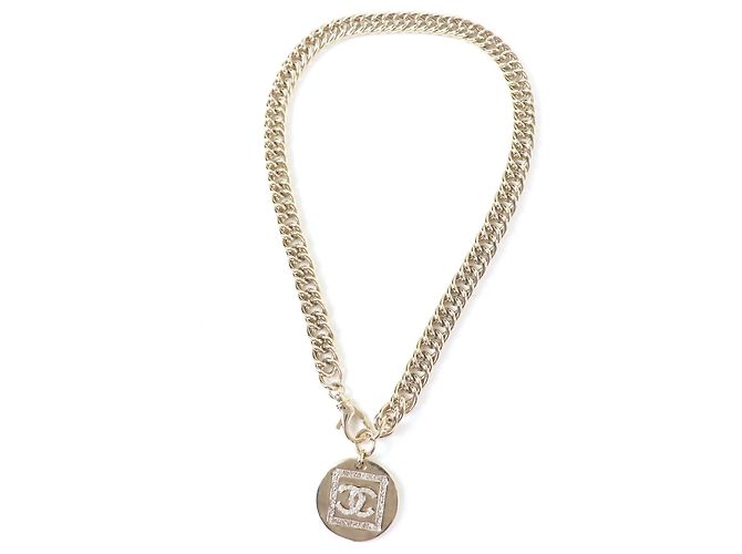 Collar Choker de metal dorado Chanel con marca Coco y strass - vista 3