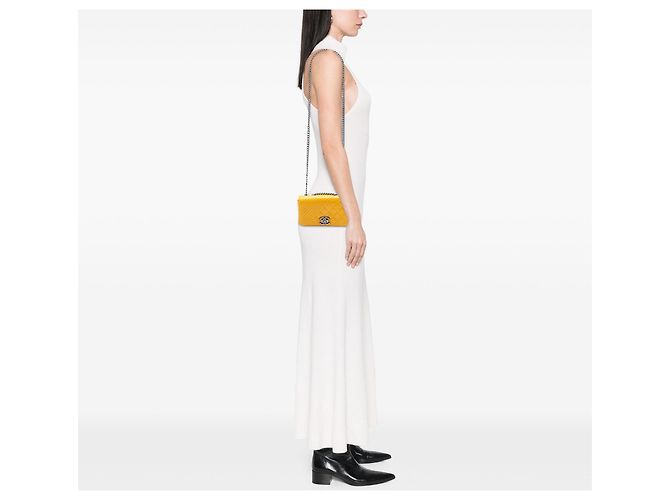Chanel Piccola Borsa Coco Boy in Vitello Laccato Giallo - vista 7