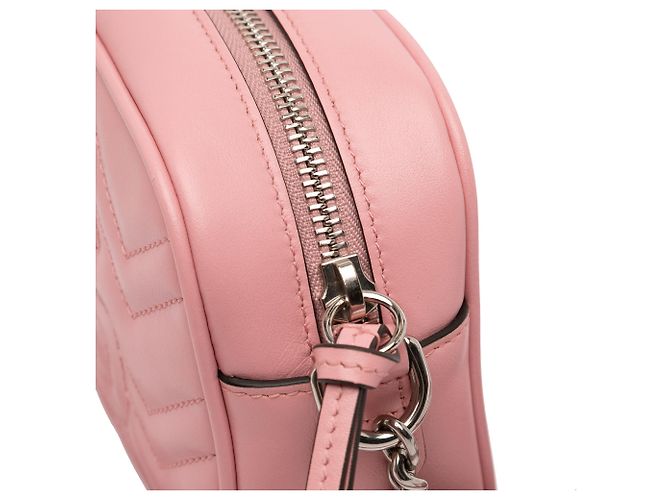 Gucci Mini GG Marmont in pelle matelassé rosa a tracolla - vista 7