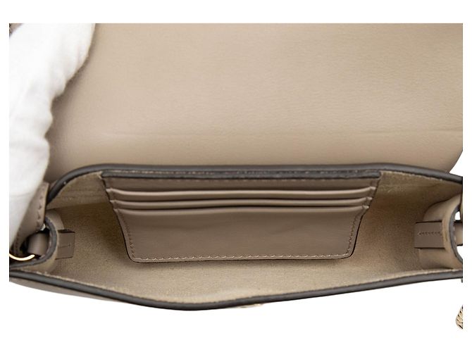Mini borsa Faye in pelle di vitello e suede marrone Chloé con catena a tracolla Taupe - vista 4