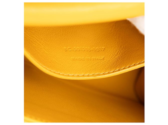 Saint Laurent Borsa a tracolla Kate Monogram in suede giallo medio con frange Senape - vista 6