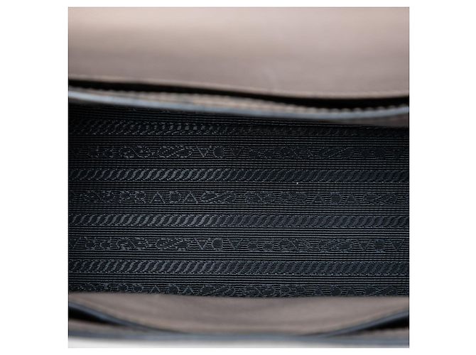 Prada Borsa a Spalla in Pelle Grigia Lucida con Borchie Sound Lock Marrone - vista 4