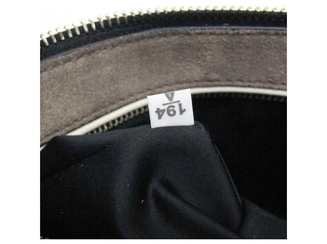 Miu Miu Damen Leder Clutch in Grau und Hellbeige - Ansicht 14