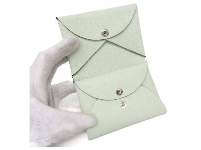 Tarjetero Calvi Duo de cuero de cabra Hermès Verde claro - vista 4