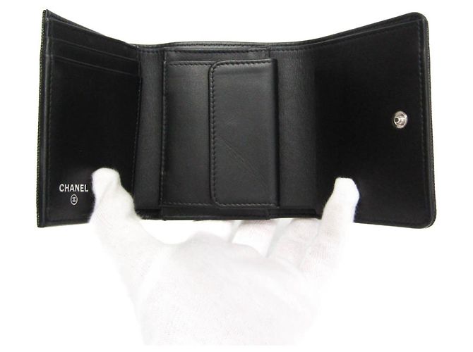 Portafoglio tri-fold da donna Chanel Coco Mark in nero - vista 3