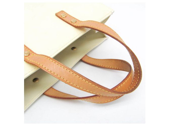 Louis Vuitton Monogram Vernis Reade PM Handtasche in Perle Weiß - Ansicht 10