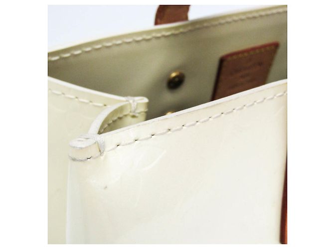 Louis Vuitton Monogram Vernis Reade PM Handtasche in Perle Weiß - Ansicht 8