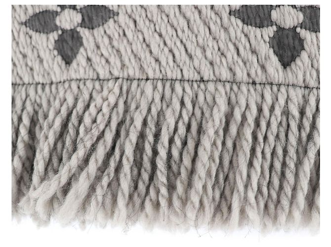 Sciarpa in misto lana e seta Logomania di Louis Vuitton con frange - vista 5