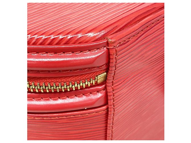 Borsa Louis Vuitton Epi Cannes in rosso castigliano - vista 7