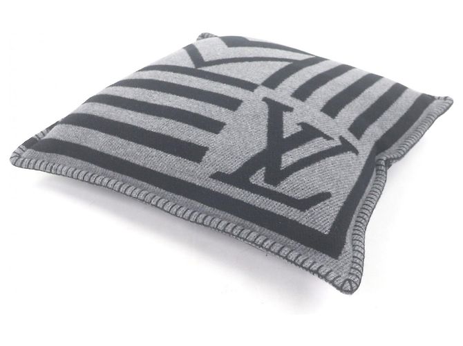 Summit Cuscino Louis Vuitton M79525 Grigio antracite - vista 3