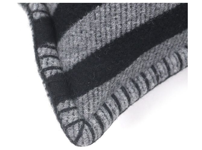 Summit Cuscino Louis Vuitton M79525 Grigio antracite - vista 5