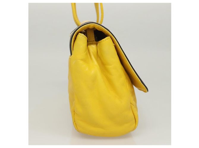 Chanel Two Tone Mademoiselle Lock Flap Quilted Lambskin Large Giallo - vista 4