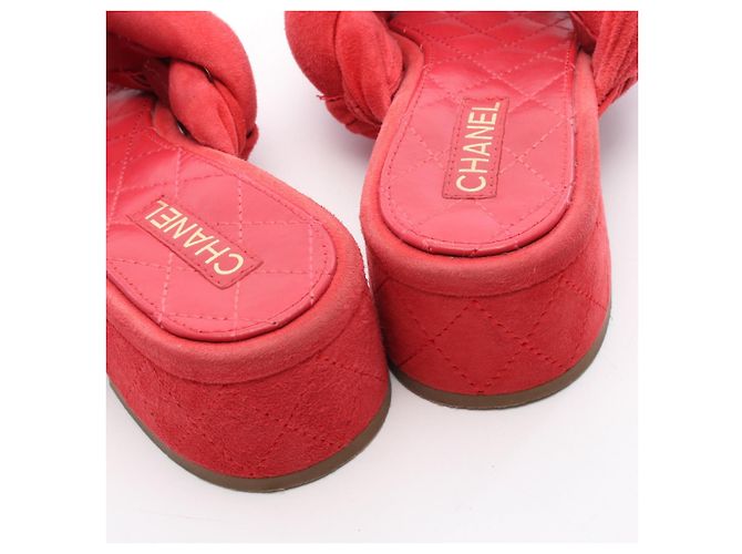 Timeless Sandali in suede matelassé Chanel Rosso - vista 10
