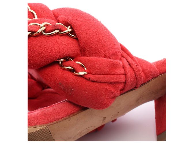 Timeless Sandali in suede matelassé Chanel Rosso - vista 9
