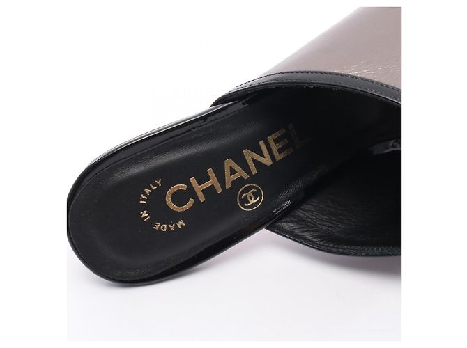 Timeless Chanel Leder-Sandalen mit Perlenabsatz Schwarz Silber - Ansicht 5