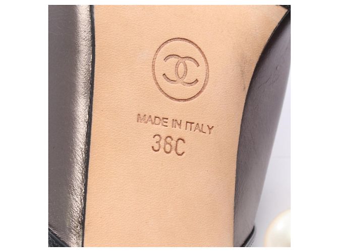Timeless Chanel Leder-Sandalen mit Perlenabsatz Schwarz Silber - Ansicht 6