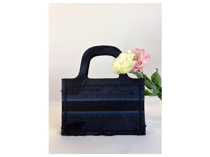 Borsa Dior "Mini Book Tote" in tela camouflage blu navy - vista 18