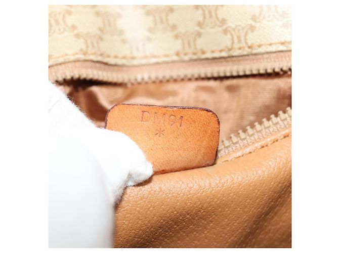 Céline Celine Vintage Macadam Canvas and Leather Beige - vista 7