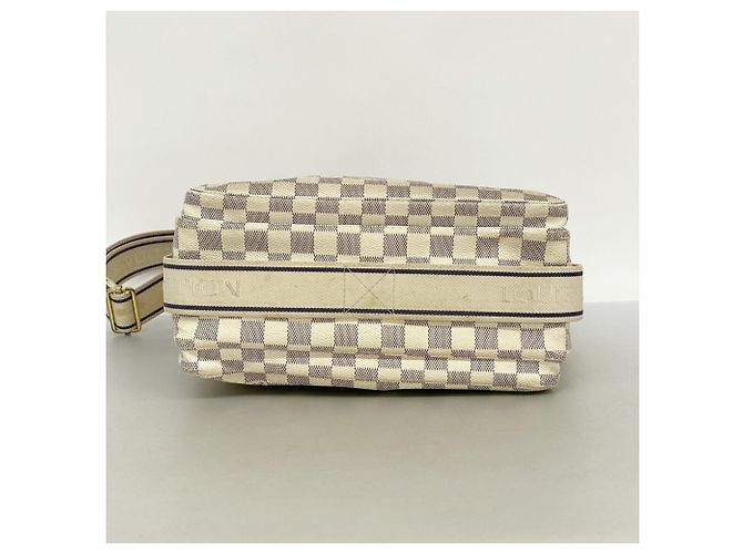 Borsa a Spalla Naviglio Damier Azur di Louis Vuitton Bianco - vista 3