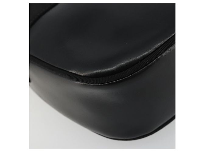 Borsa a Spalla Vala in Pelle Nera e Oro Salvatore Ferragamo Auth ka4046 Nero D'oro - vista 14
