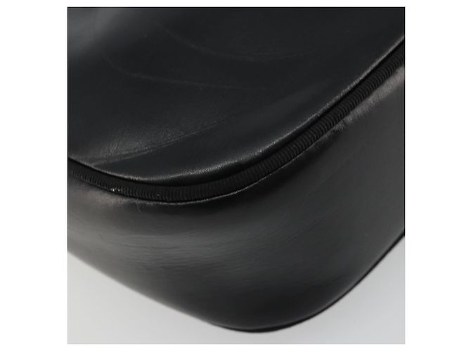 Borsa a Spalla Vala in Pelle Nera e Oro Salvatore Ferragamo Auth ka4046 Nero D'oro - vista 16