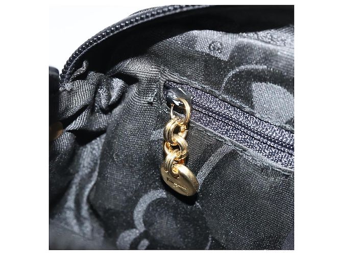 Borsa a Spalla Vala in Pelle Nera e Oro Salvatore Ferragamo Auth ka4046 Nero D'oro - vista 20