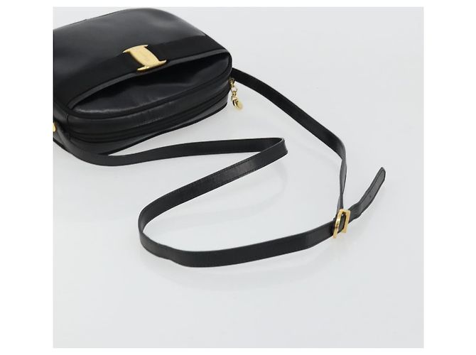 Borsa a Spalla Vala in Pelle Nera e Oro Salvatore Ferragamo Auth ka4046 Nero D'oro - vista 7