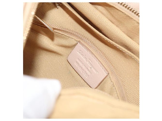 Borsa a mano Vala in pelle 2 in 1 avorio e oro Auth BA12126A di Salvatore Ferragamo - vista 12