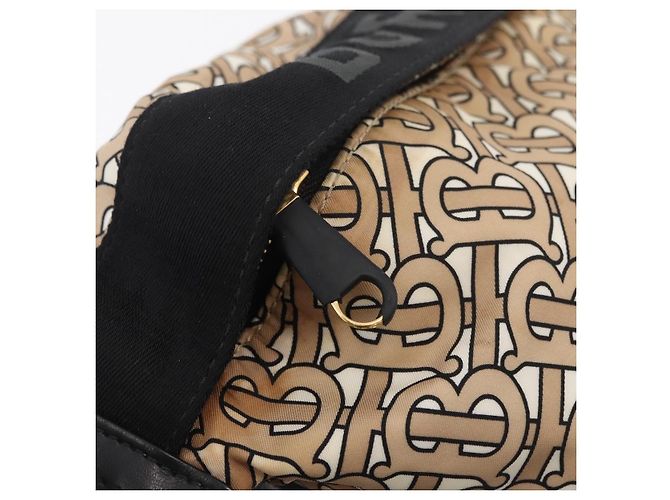 Borsa a corpo BURBERRY in nylon beige oro Auth mr2305A D'oro - vista 18