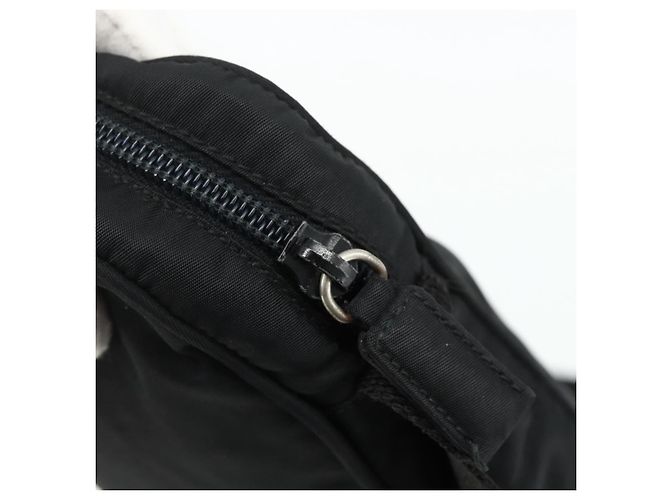 Borsa a Spalla Sportiva PRADA in Nylon Nero e Argento Auth ti3828 - vista 10