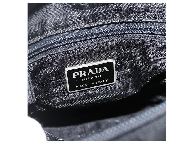 Borsa a Spalla Sportiva PRADA in Nylon Nero e Argento Auth ti3828 - vista 18