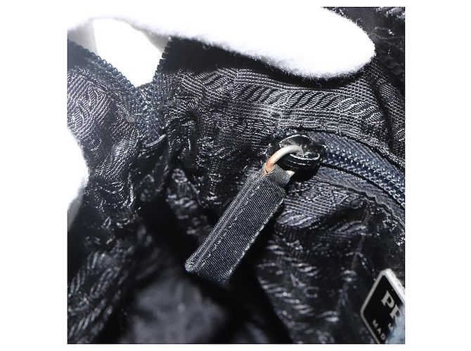 Borsa a Spalla Sportiva PRADA in Nylon Nero e Argento Auth ti3828 - vista 21