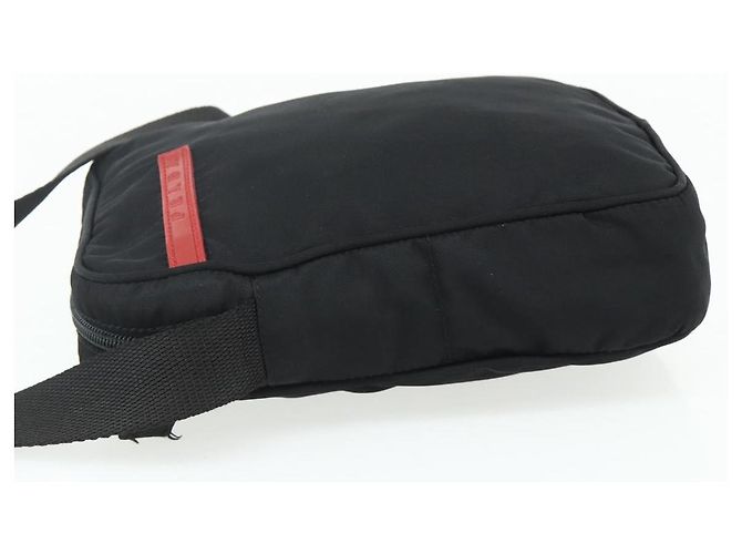 Borsa a Spalla Sportiva PRADA in Nylon Nero e Argento Auth ti3828 - vista 3