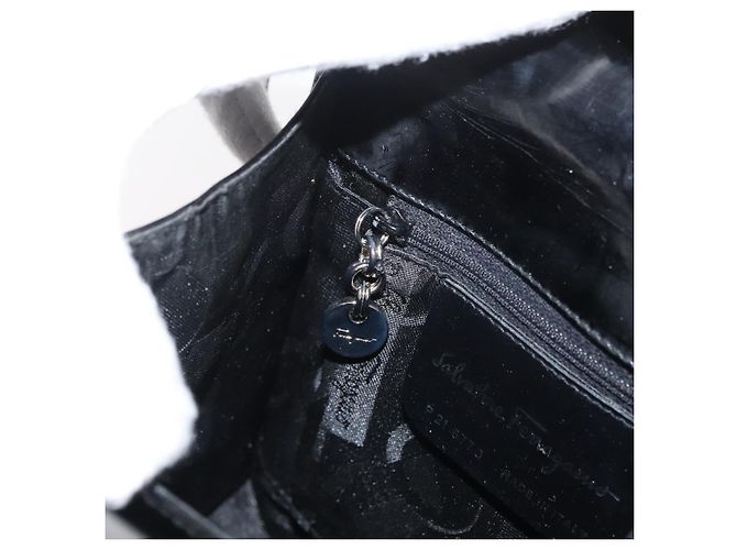 Borsa Gancini Salvatore Ferragamo in pelle verniciata 2 in 1 Nero Argento Auth 175600A - vista 21