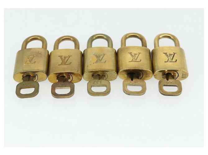 LOUIS VUITTON Ensemble de 10 Cadenas en métal Doré LV Auth ti3909 - vue 4