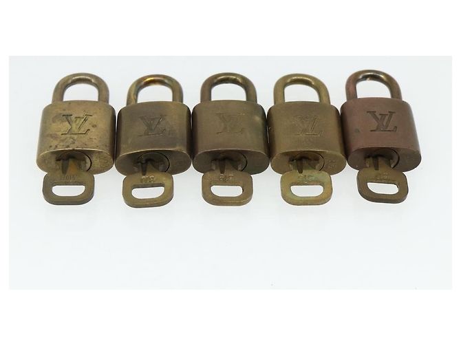 LOUIS VUITTON Ensemble de 10 Cadenas en métal Doré LV Auth ti3909 - vue 6