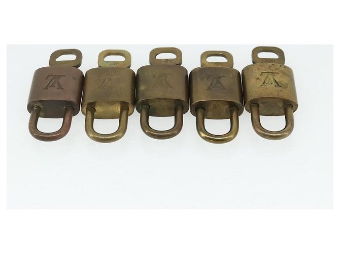 LOUIS VUITTON Ensemble de 10 Cadenas en métal Doré LV Auth ti3909 - vue 7